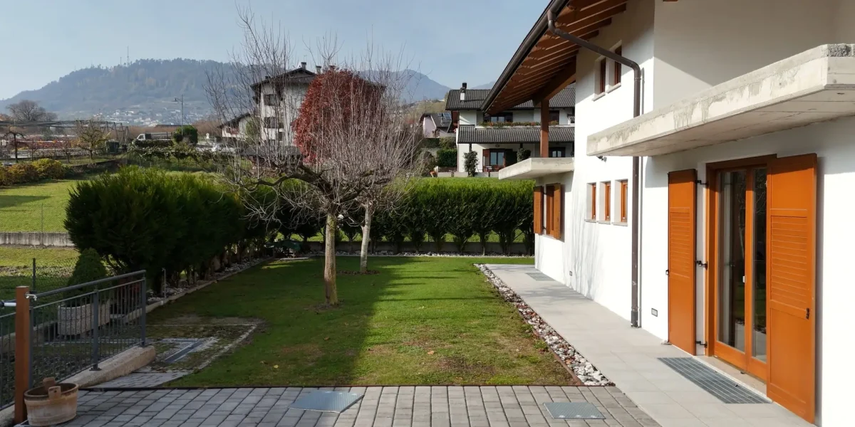 SPLENDIDA VILLA SINGOLA CON AMPI SPAZI E TERRAZZA PANORAMICA