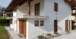 SPLENDIDA VILLA SINGOLA CON AMPI SPAZI E TERRAZZA PANORAMICA