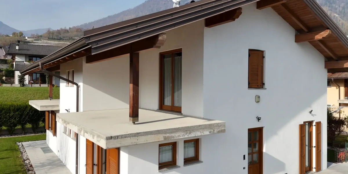 SPLENDIDA VILLA SINGOLA CON AMPI SPAZI E TERRAZZA PANORAMICA