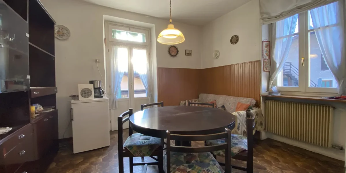 PORZIONE DI CASA TERRA-CIELO