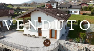 SPLENDIDA VILLA SINGOLA CON AMPI SPAZI E TERRAZZA PANORAMICA