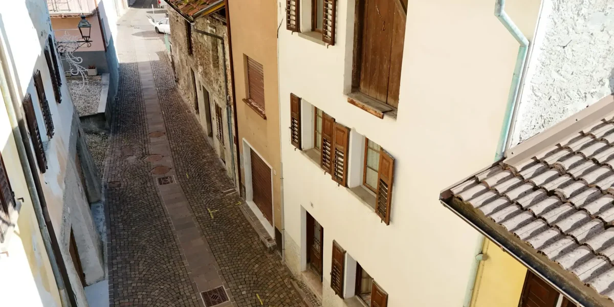 PORZIONE DI CASA TERRA-CIELO