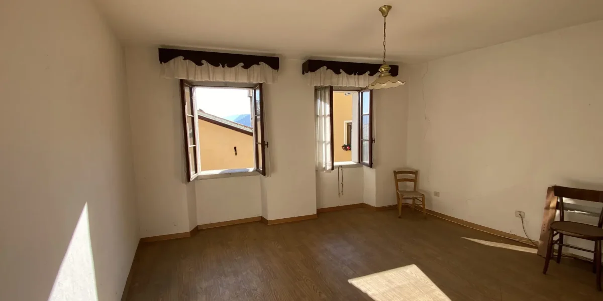 PORZIONE DI CASA TERRA-CIELO