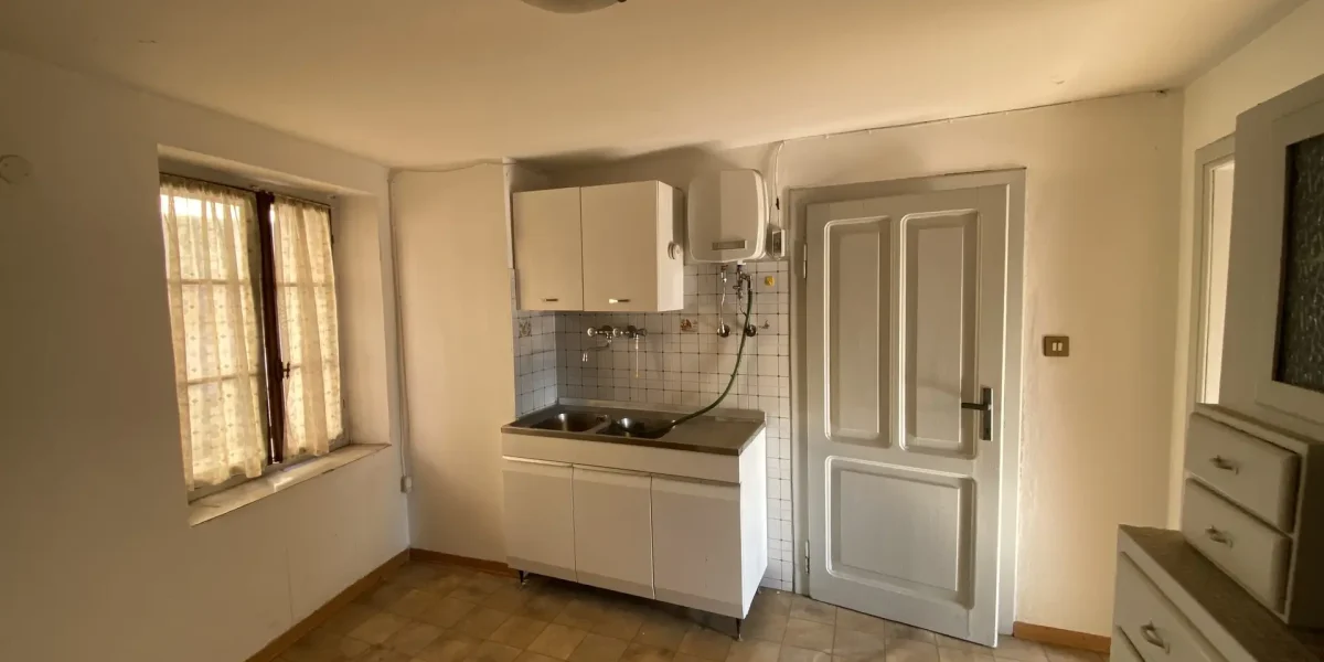 PORZIONE DI CASA TERRA-CIELO