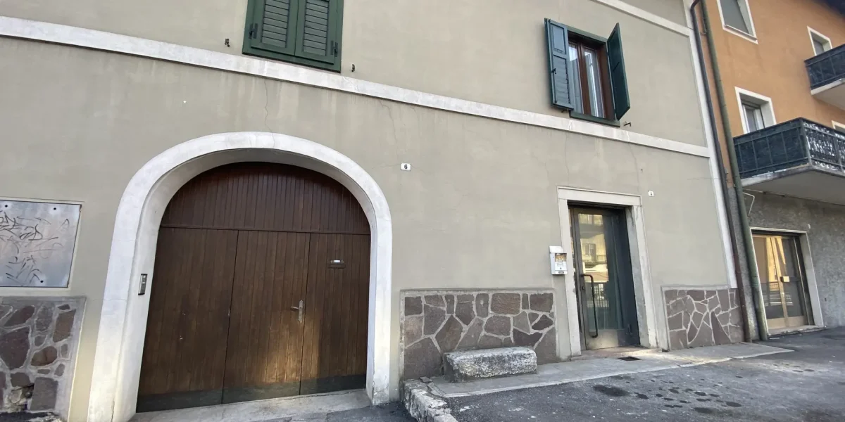 NEGOZIO IN ZONA DI FORTE PASSAGGIO