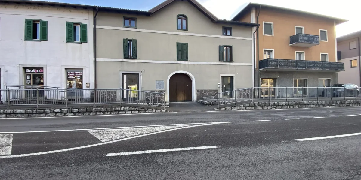 NEGOZIO IN ZONA DI FORTE PASSAGGIO