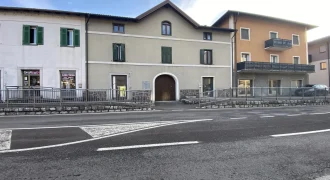 NEGOZIO IN ZONA DI FORTE PASSAGGIO