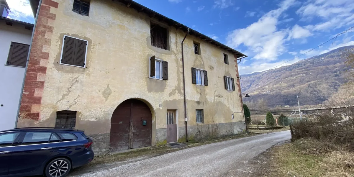 PORZIONE DI CASA TERRA-CIELO
