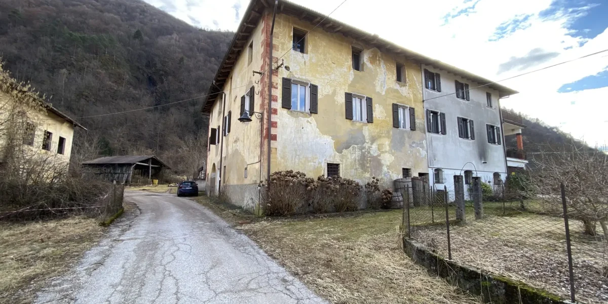 PORZIONE DI CASA TERRA-CIELO