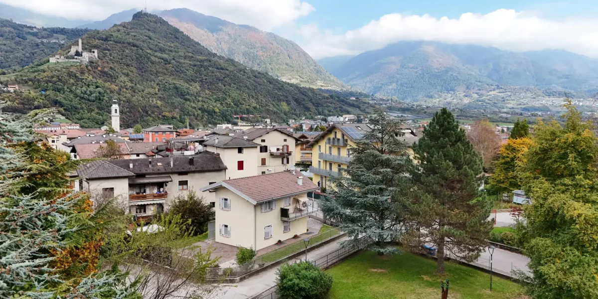 APPARTAMENTO TRILOCALE CON GIARDINO ESCLUSIVO