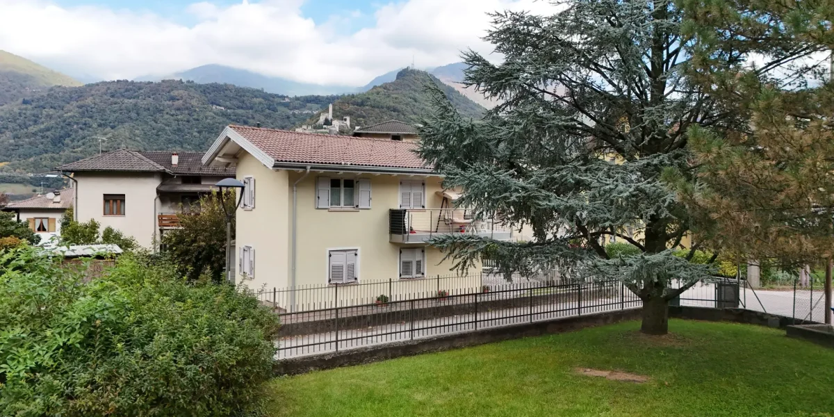 APPARTAMENTO TRILOCALE CON GIARDINO ESCLUSIVO