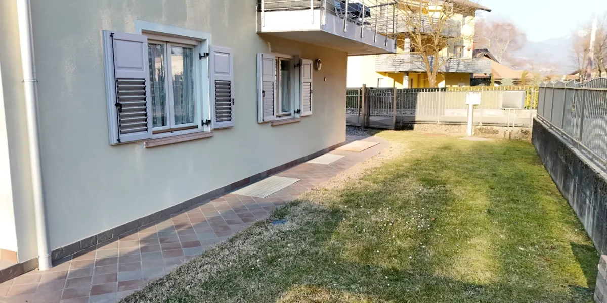 APPARTAMENTO TRILOCALE CON GIARDINO ESCLUSIVO