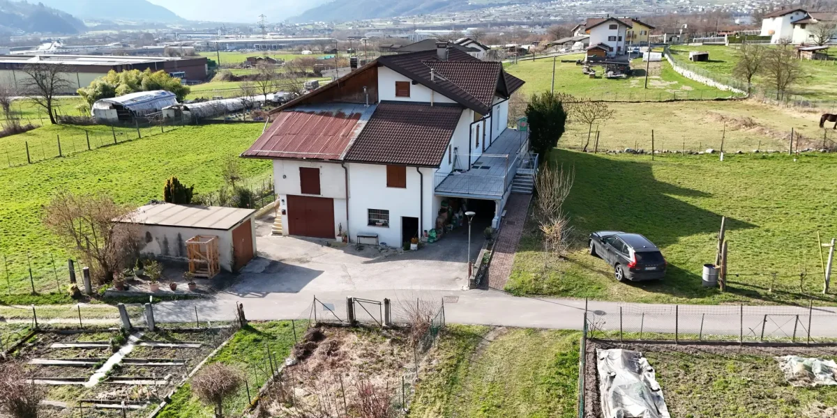 APPARTAMENTO CON VERDE DI PROPRIETA’