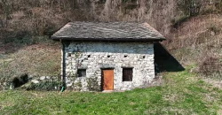 RUSTICO/DEPOSITO CON AMPIO TERRENO