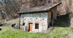 RUSTICO/DEPOSITO CON AMPIO TERRENO