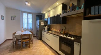 APPARTAMENTO DI AMPIA METRATURA IN PIENO CENTRO