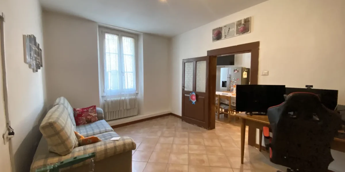 APPARTAMENTO DI AMPIA METRATURA IN PIENO CENTRO