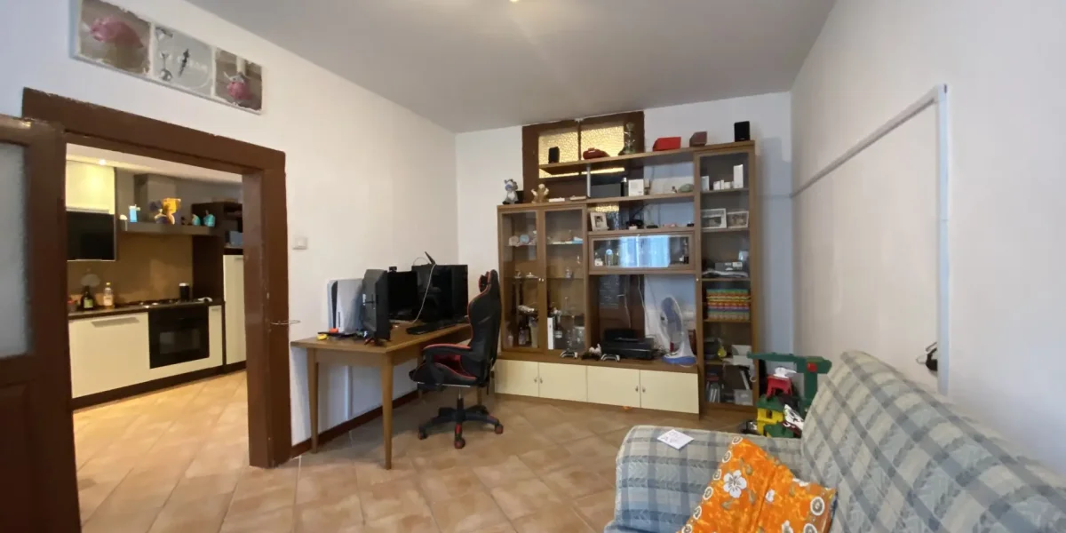 APPARTAMENTO DI AMPIA METRATURA IN PIENO CENTRO