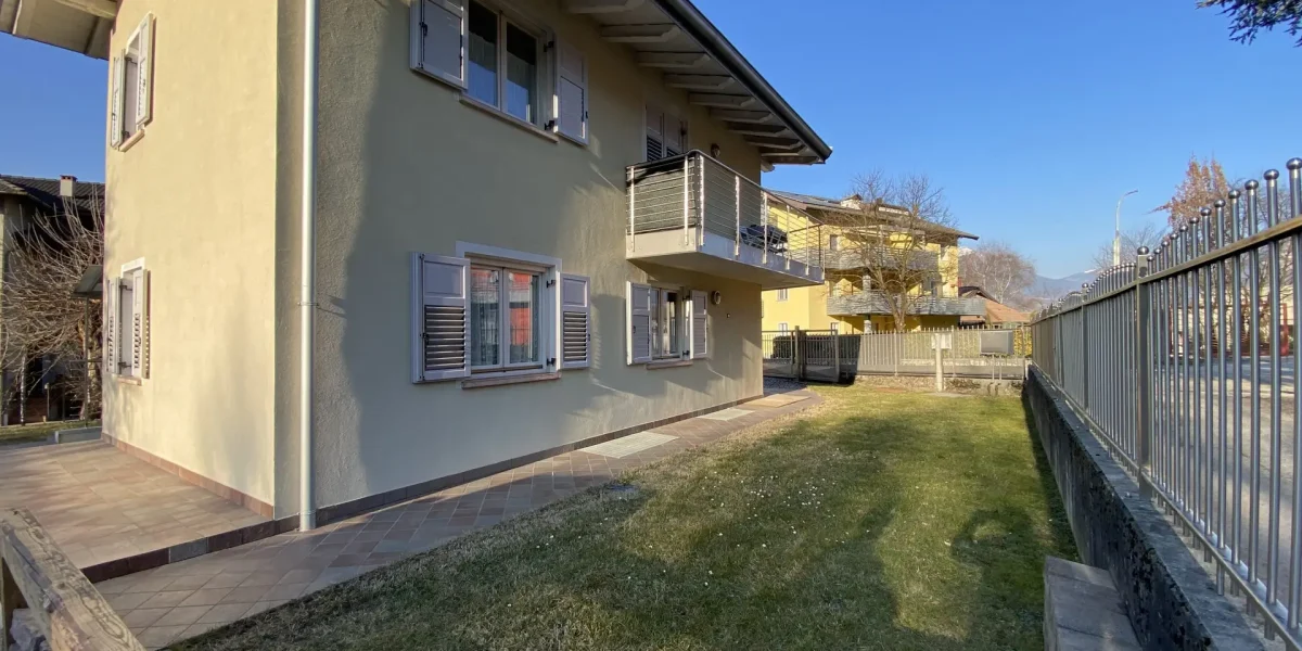 APPARTAMENTO TRILOCALE CON GIARDINO ESCLUSIVO