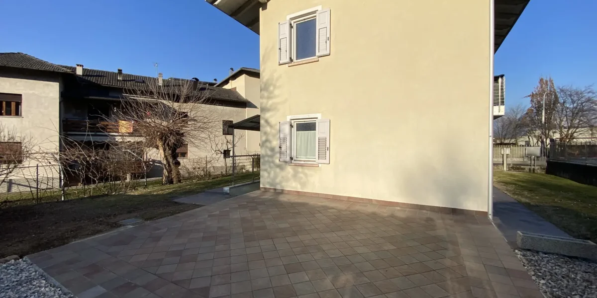 APPARTAMENTO TRILOCALE CON GIARDINO ESCLUSIVO