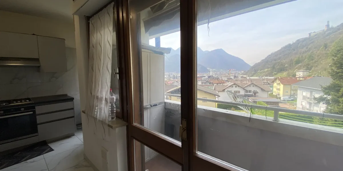 SPAZIOSO APPARTAMENTO TRE STANZE