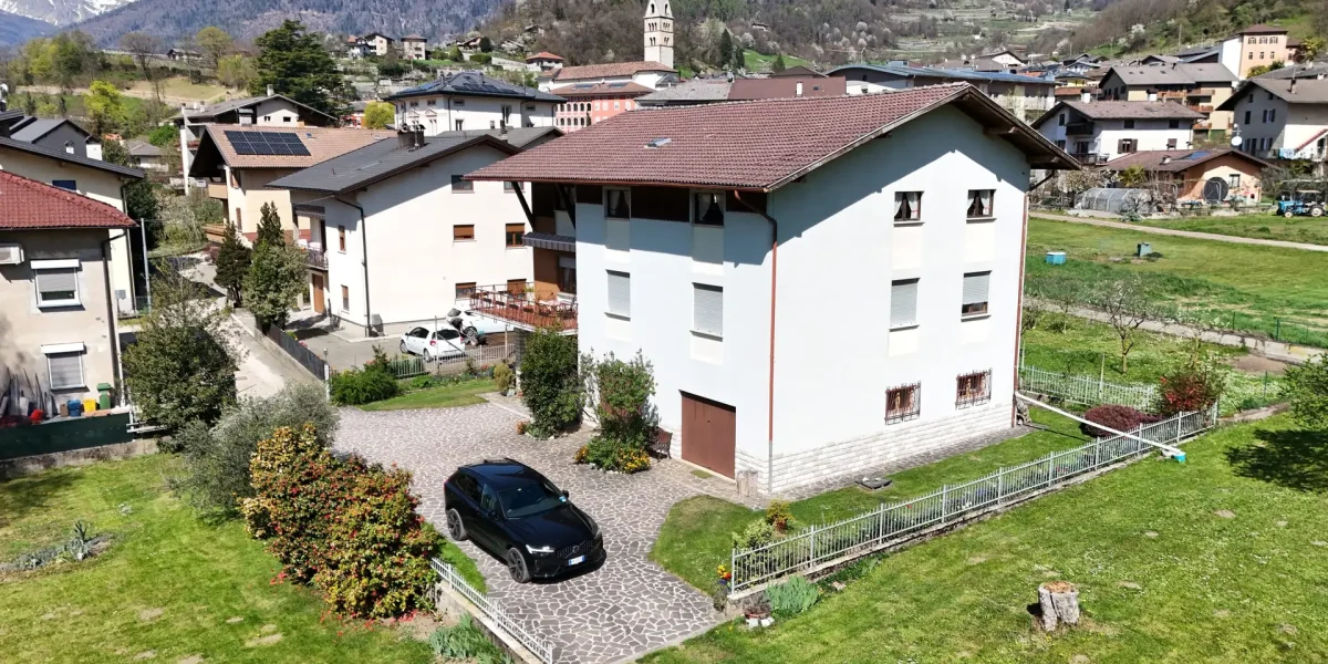 VILLETA INDIPENDENTE CON GIARDINO, CICLABILE SOTTO CASA E AMPI SPAZI ABITATIVI