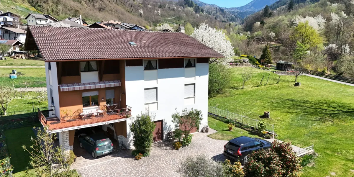VILLETA INDIPENDENTE CON GIARDINO, CICLABILE SOTTO CASA E AMPI SPAZI ABITATIVI