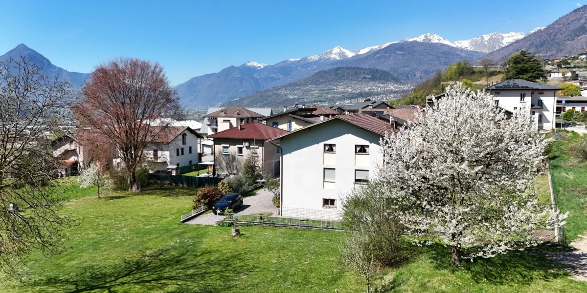 VILLETA INDIPENDENTE CON GIARDINO, CICLABILE SOTTO CASA E AMPI SPAZI ABITATIVI