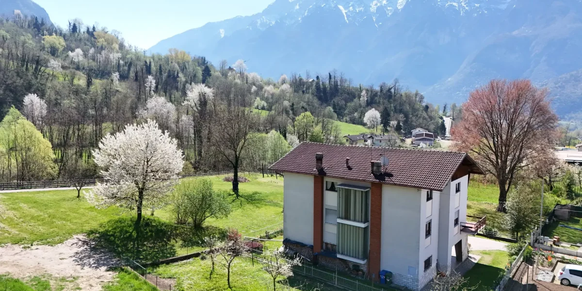 VILLETA INDIPENDENTE CON GIARDINO, CICLABILE SOTTO CASA E AMPI SPAZI ABITATIVI