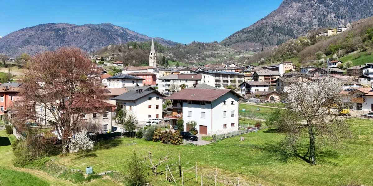VILLETA INDIPENDENTE CON GIARDINO, CICLABILE SOTTO CASA E AMPI SPAZI ABITATIVI