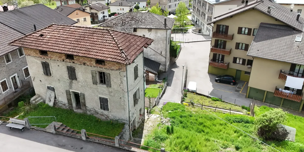PORZIONE DI CASA TERRA/CIELO