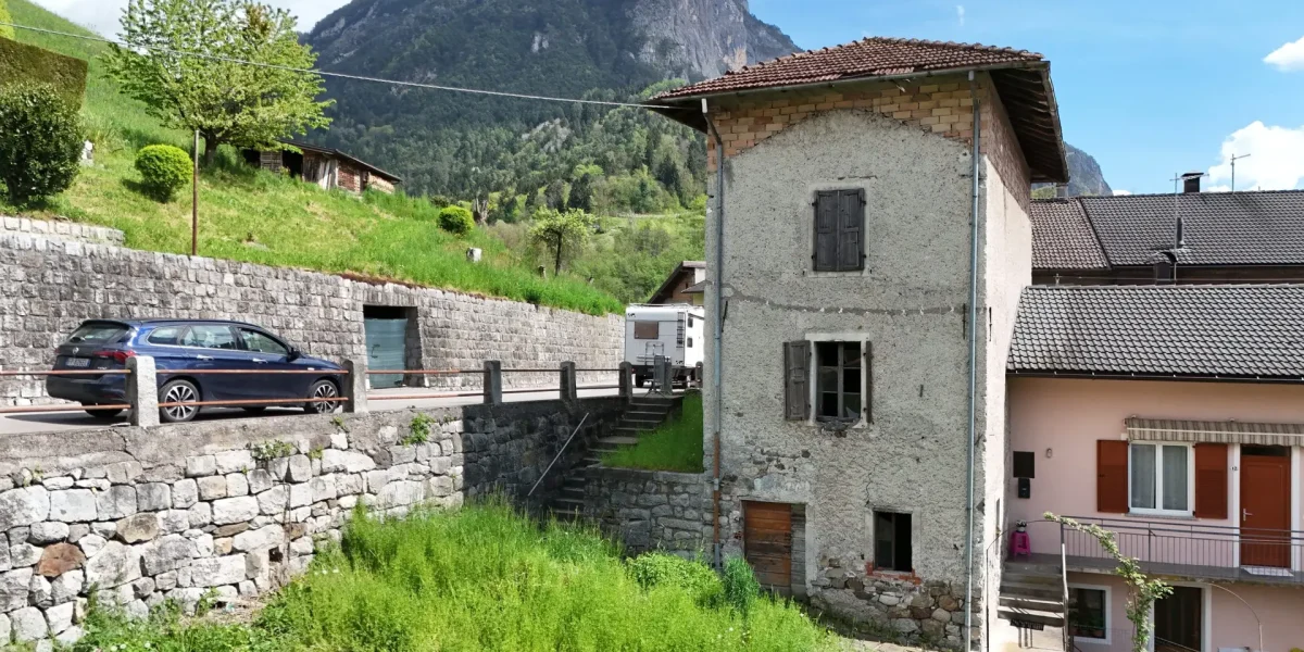 PORZIONE DI CASA TERRA/CIELO