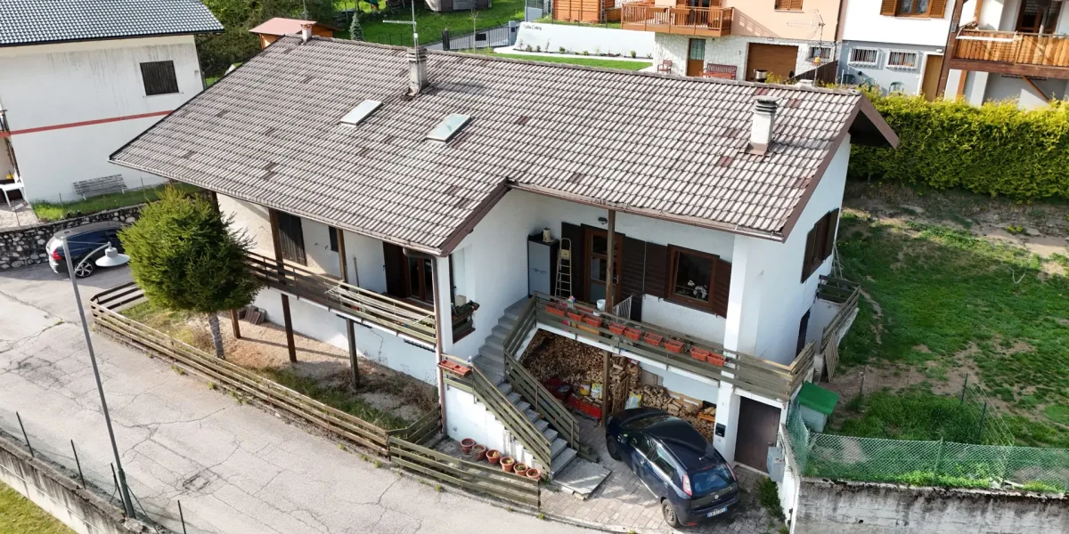 VILLETTA BIFAMILIARE CON GIARDINO