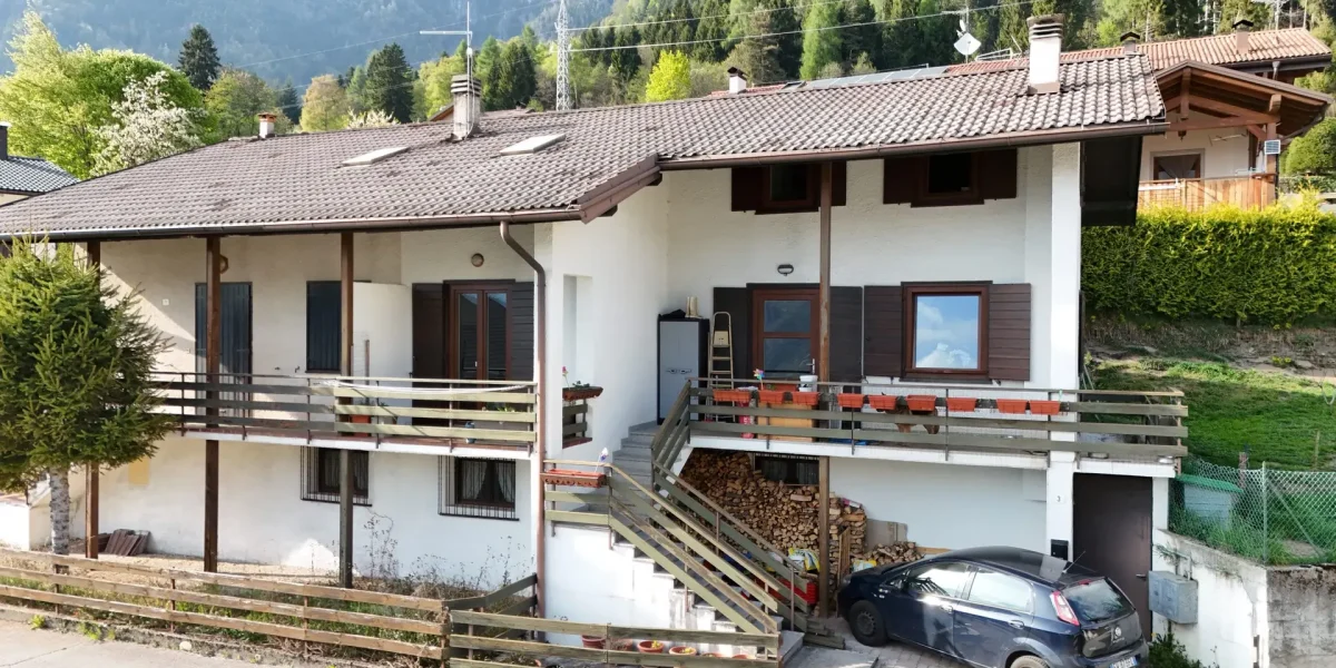 VILLETTA BIFAMILIARE CON GIARDINO