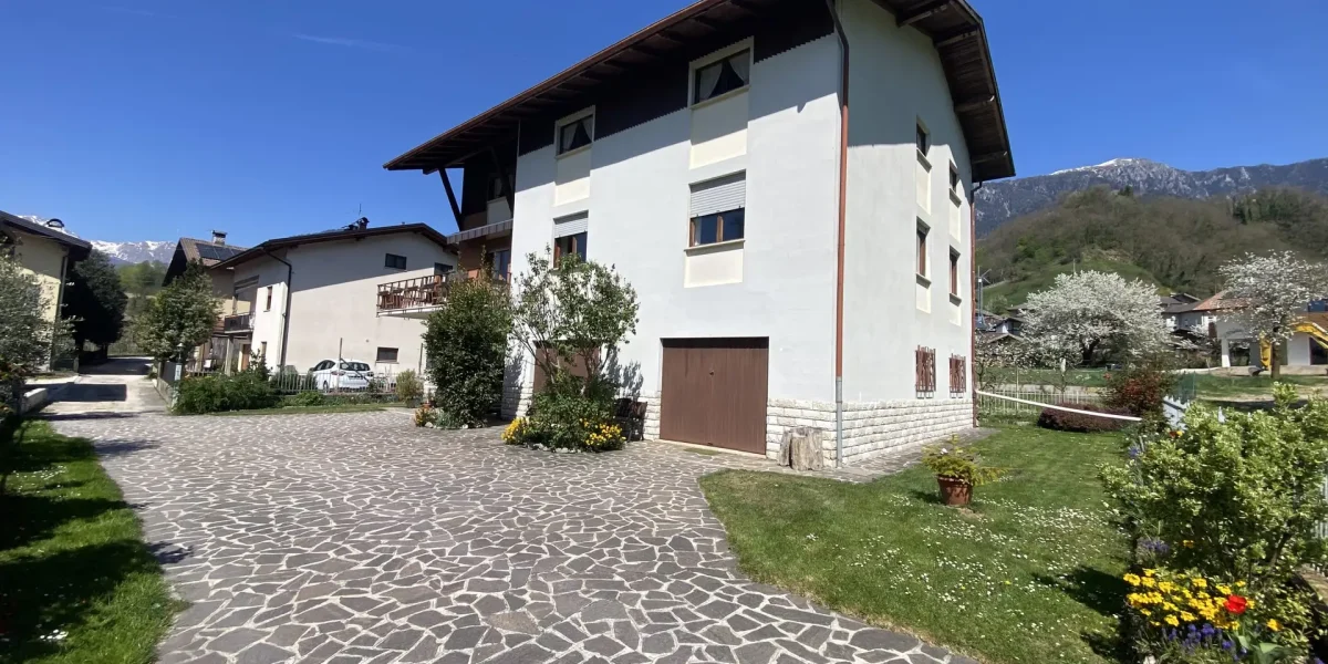 VILLETA INDIPENDENTE CON GIARDINO, CICLABILE SOTTO CASA E AMPI SPAZI ABITATIVI