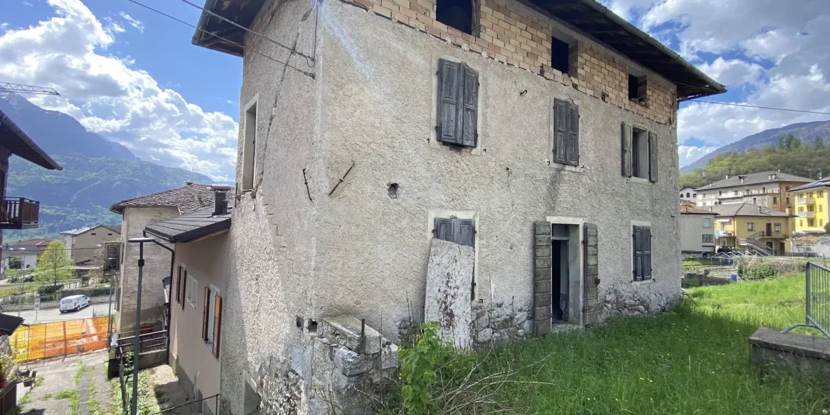 PORZIONE DI CASA TERRA/CIELO