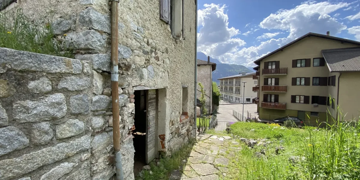 PORZIONE DI CASA TERRA/CIELO