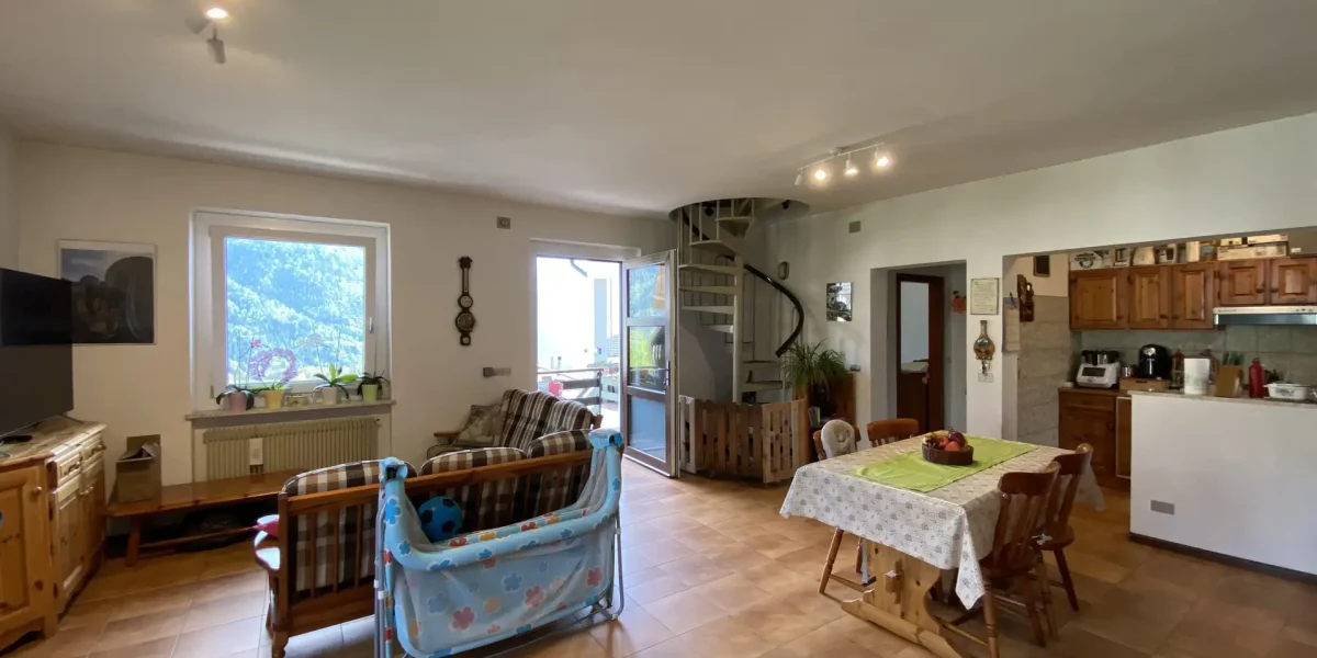 VILLETTA BIFAMILIARE CON GIARDINO