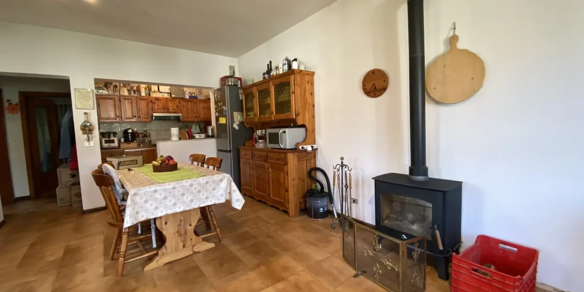 VILLETTA BIFAMILIARE CON GIARDINO