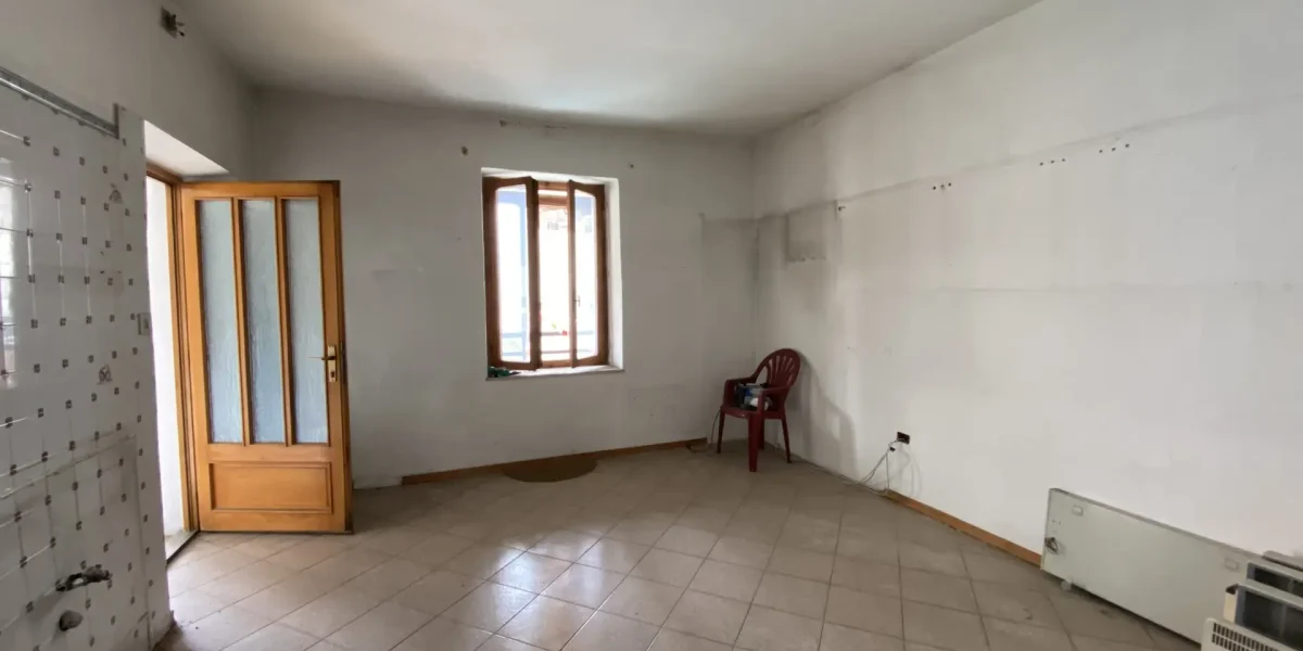 IN CENTRO, APPARTAMENTO CON GRANDE POTENZIALE