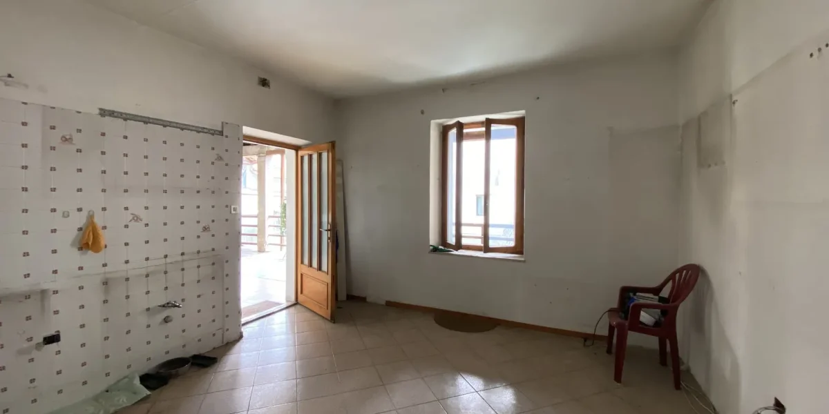 IN CENTRO, APPARTAMENTO CON GRANDE POTENZIALE