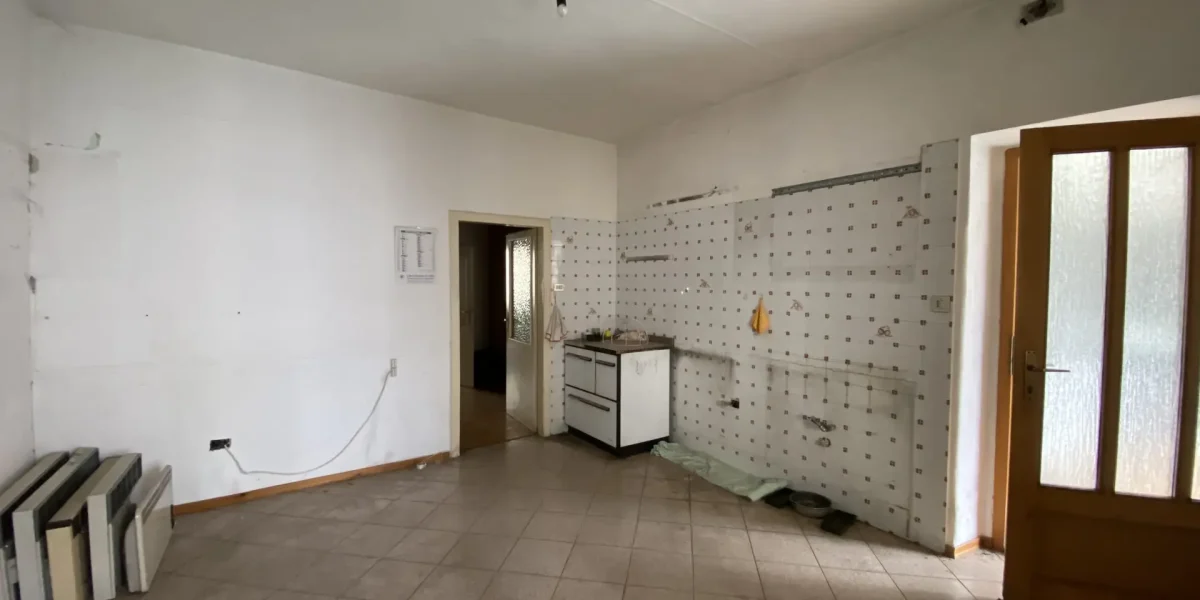 IN CENTRO, APPARTAMENTO CON GRANDE POTENZIALE