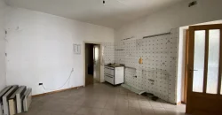 IN CENTRO, APPARTAMENTO CON GRANDE POTENZIALE