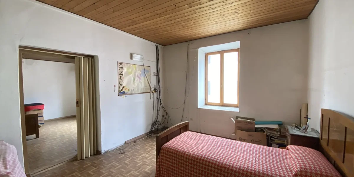 IN CENTRO, APPARTAMENTO CON GRANDE POTENZIALE