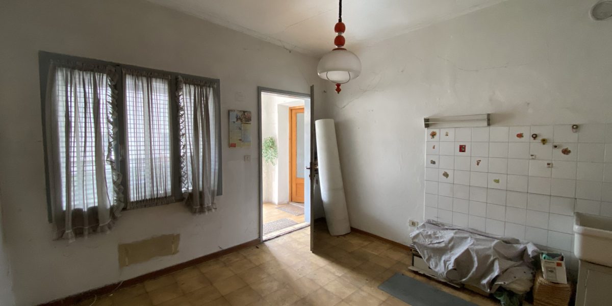 IN CENTRO, APPARTAMENTO CON GRANDE POTENZIALE