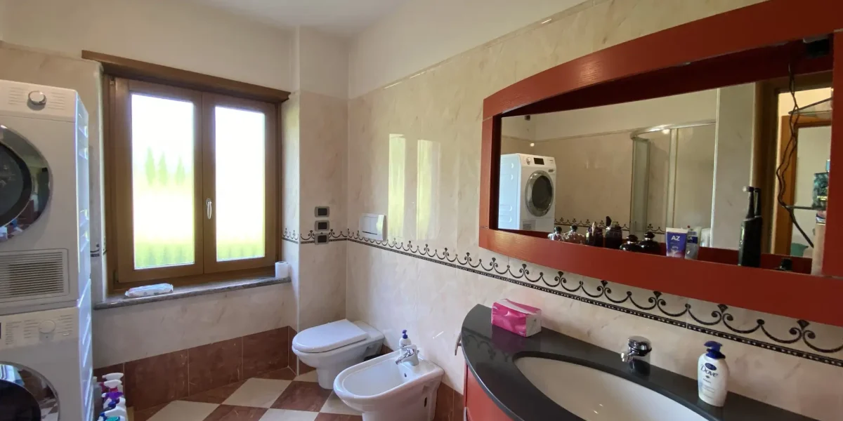 AMPIO E LUMINOSO QUADRILOCALE CON GIARDINO PRIVATO A BORGO VALSUGANA