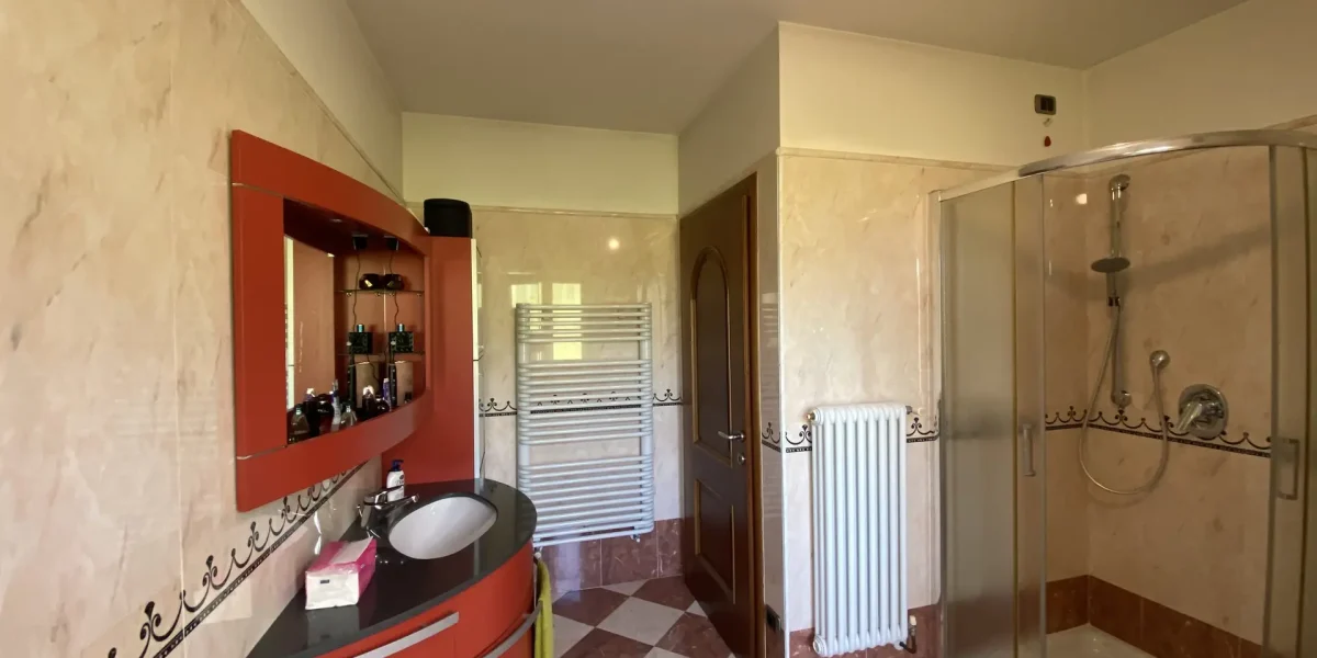 AMPIO E LUMINOSO QUADRILOCALE CON GIARDINO PRIVATO A BORGO VALSUGANA