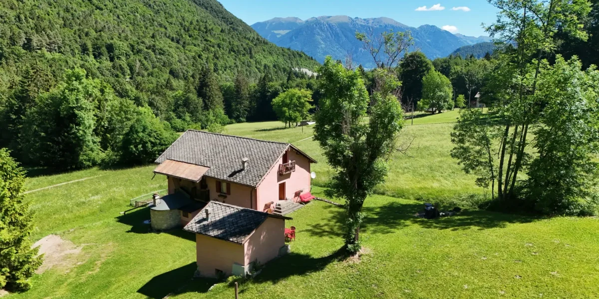 VILLINO IN VAL DI SELLA
