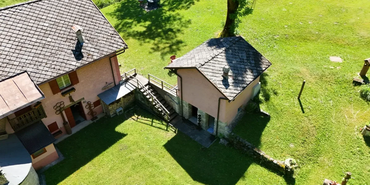 VILLINO IN VAL DI SELLA