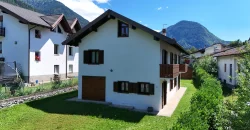 VILLETTA BIFAMILIARE CON GIARDINO